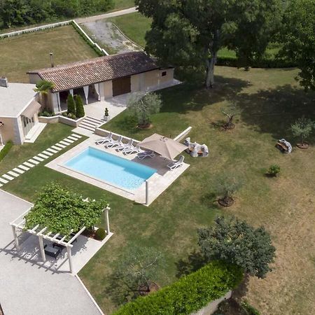 Villa Viscum In Central Istria For 8 Persons With Large Garden - Pet Friendly بازين المظهر الخارجي الصورة